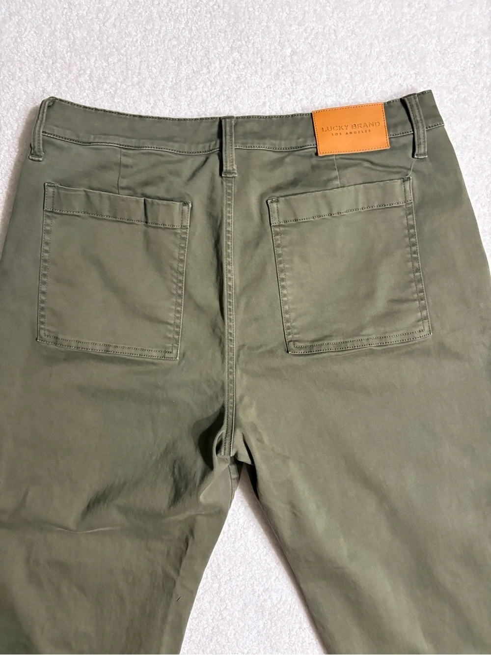 NWOT Lucky Brand Women’s Mid-Rise Crop Wide Leg Pants Size 12/31 Olive Green